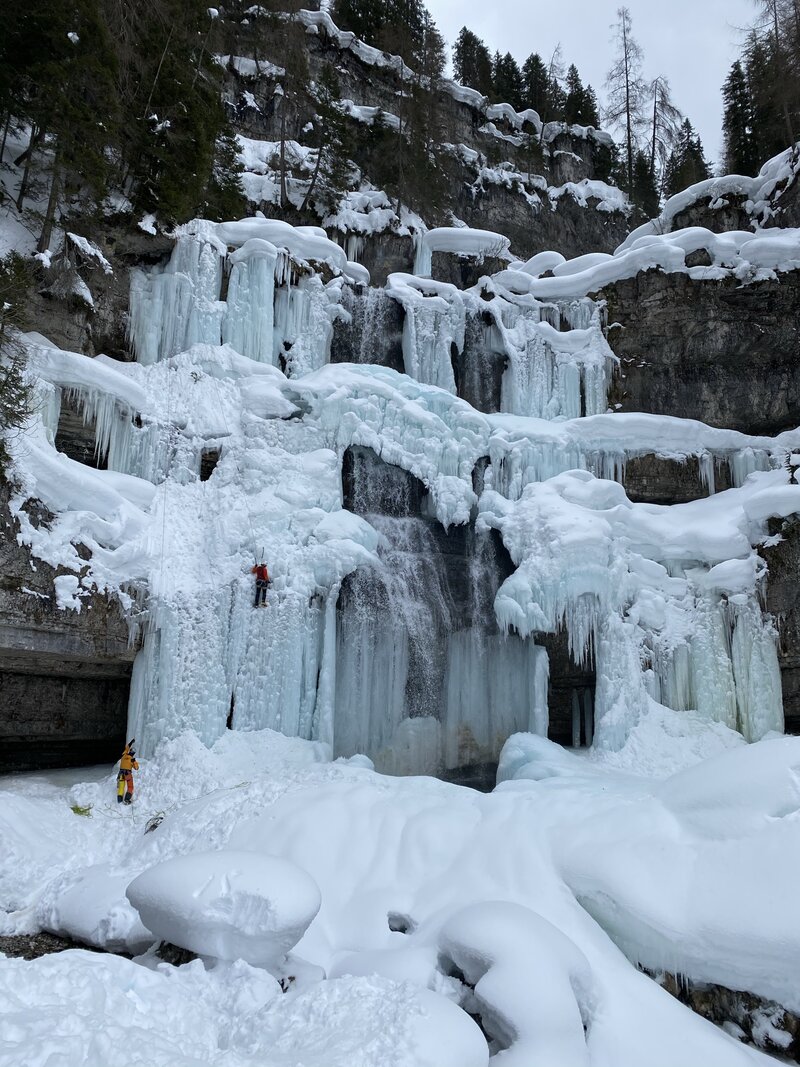 Arrampicata Su Ghiaccio A Madonna Di Campiglio