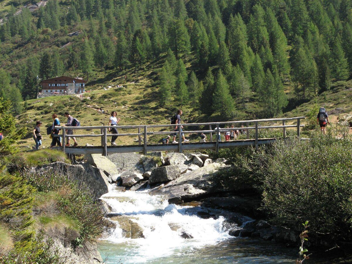 Camminare In Valle Del Chiese