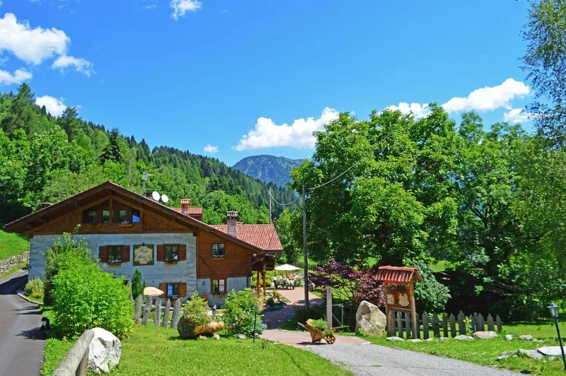 BED AND BREAKFAST MASO PIN   VALENTINOTTI LARA