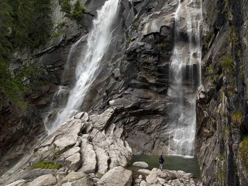 La Regina Del Lago, Der Große Wassersturz Im Val Daone