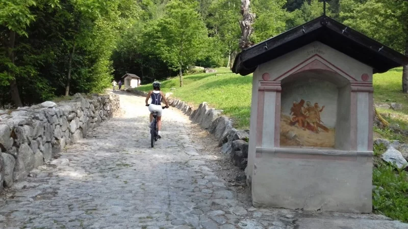 Val Genova Tour