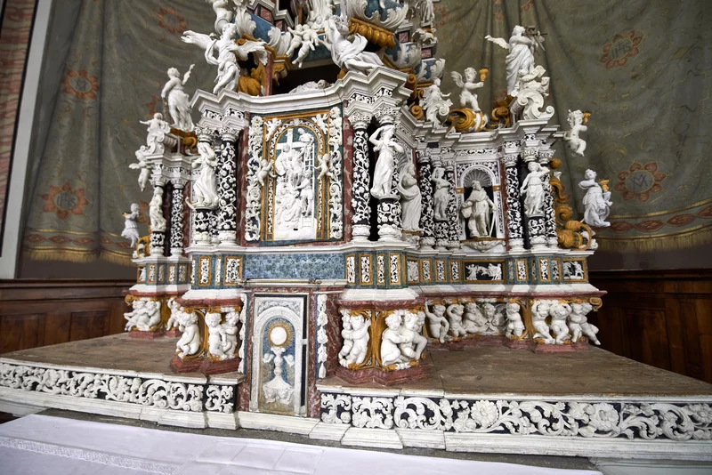 Altare Nella Chiesa Di San Nicolò