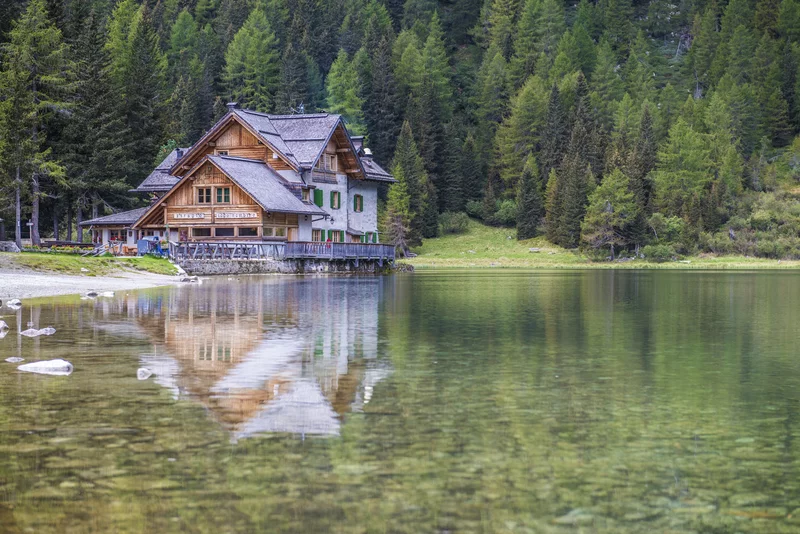 Rifugio Lago Nambino