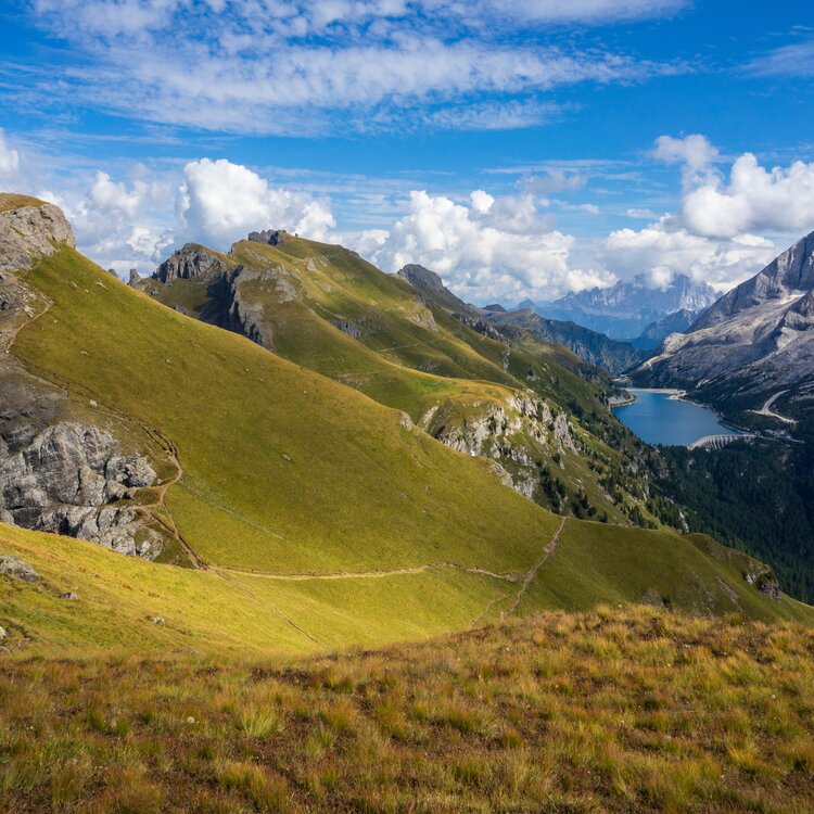 Panorama dal sentiero Viel del Pan sulle Dolomiti di Fassa | © Archivio Immagini ApT Val di Fassa