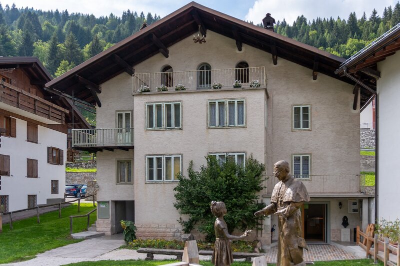 Esterno Casa Natale | © Archivio Dmo Dolomiti Bellunesi