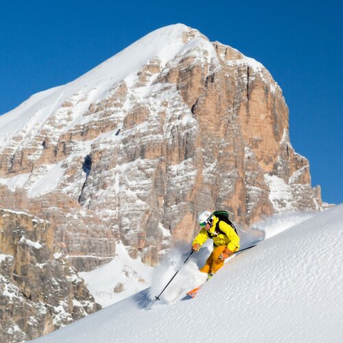 Freeriding (off-piste skiing)