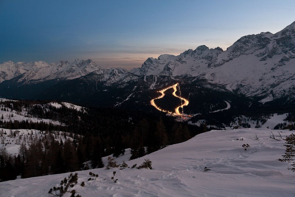 Piste Illuminate Sci Notturno   Credits Val Di Zoldo Turismo