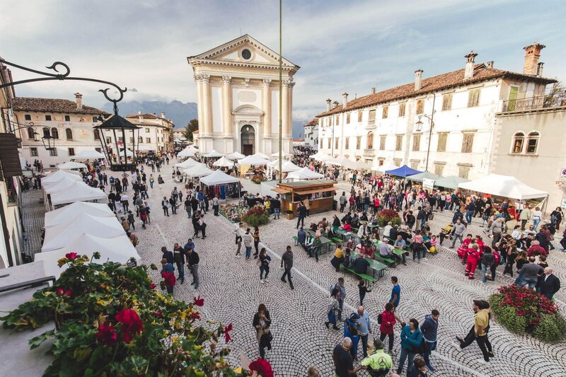 Piazza di Mel