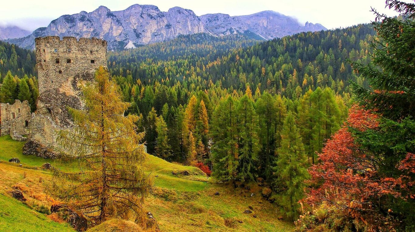 Castello di Andraz autunno